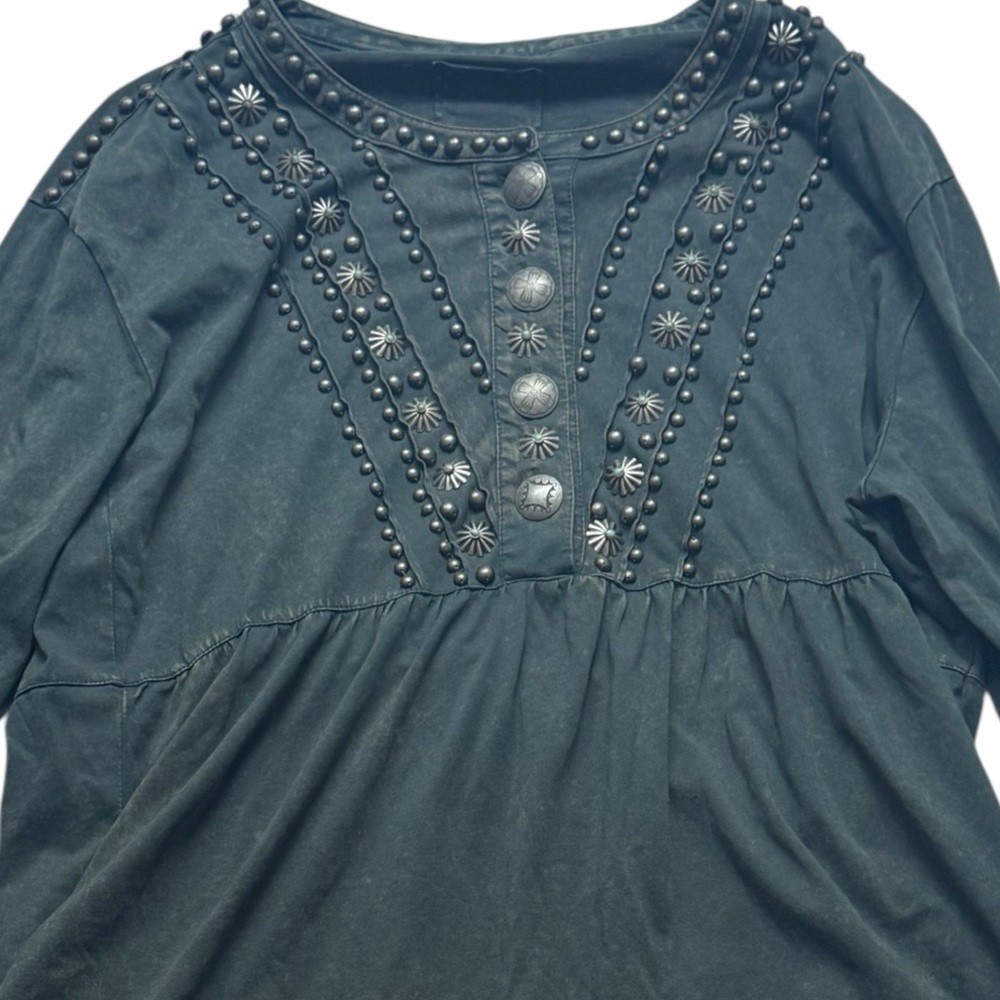Double D Ranch heavily embellished  Boulder Brook top NWOT - Picture 2 of 10